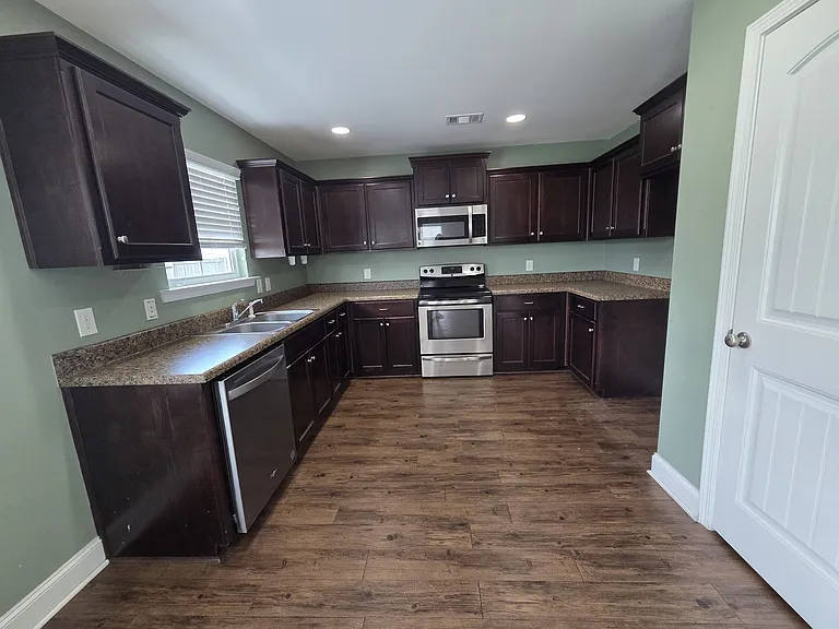 109 Old Mill Rd — Photo 6