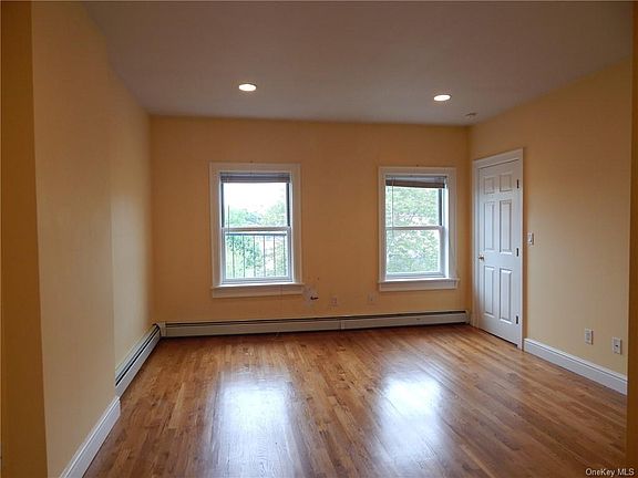 4th image of 21 Main St APT 3