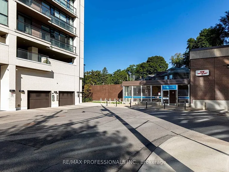 1990 Bloor St W #614 — Photo 22