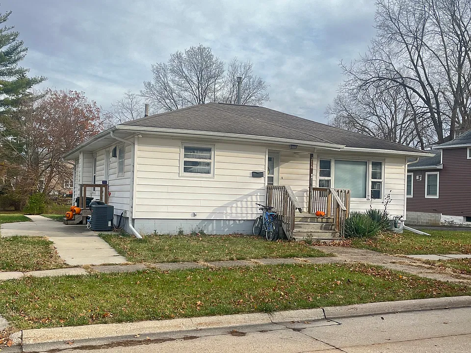 2116 Iowa St