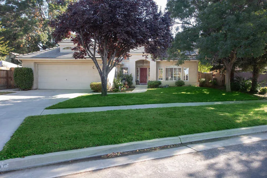 805 Park Ave photo 1