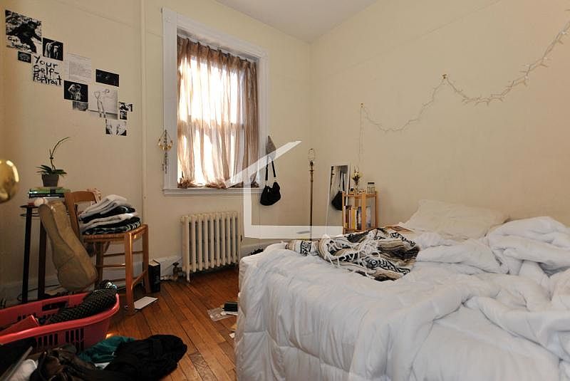 2nd image of 583 Beacon St APT 02