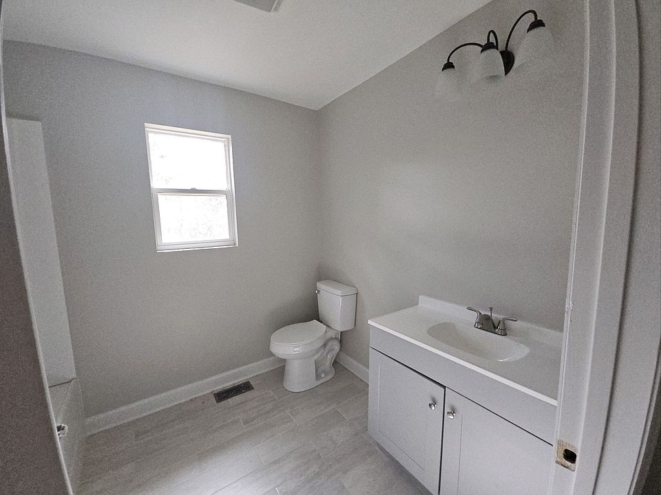 2nd image of 115 McGuire St