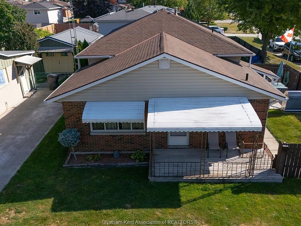 1st image of 61 Vanier Dr