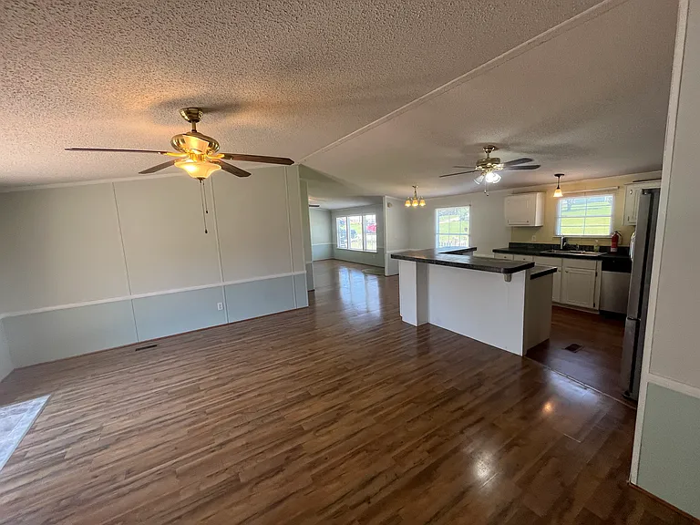 539 Valleybrook Ln — Photo 19