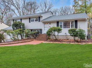 4 Plymouth Ln, East Brunswick, NJ 08816