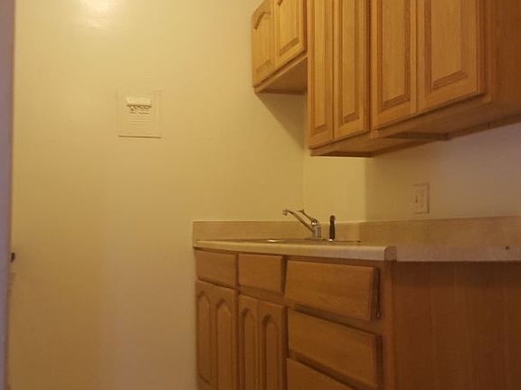3rd image of 141 S Yale Ave APT 6