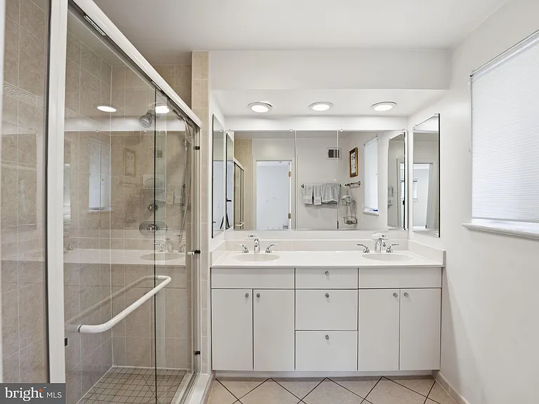 405 Underhill Pl — Photo 14