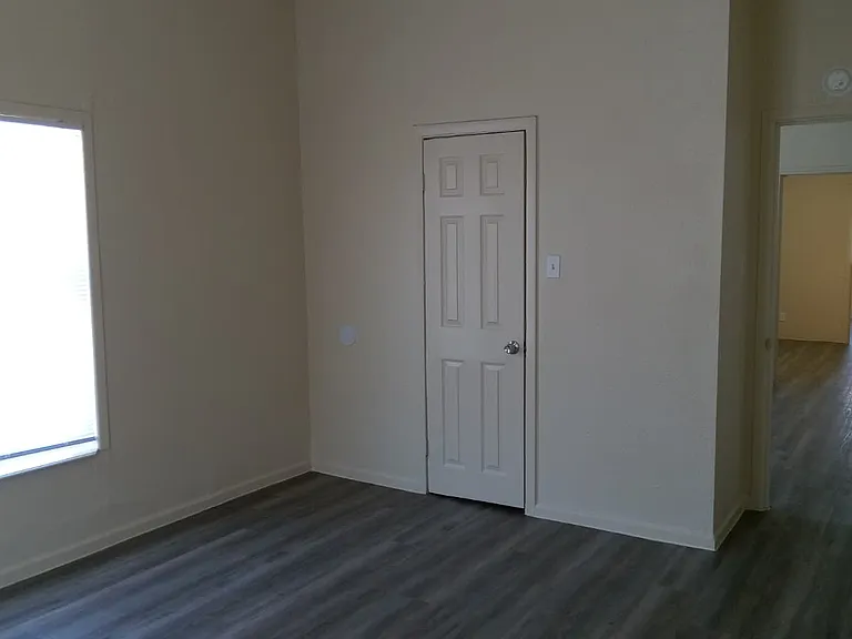 204 S Hackberry St #B — Photo 24