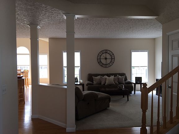 4th image of 780 Admore Dr