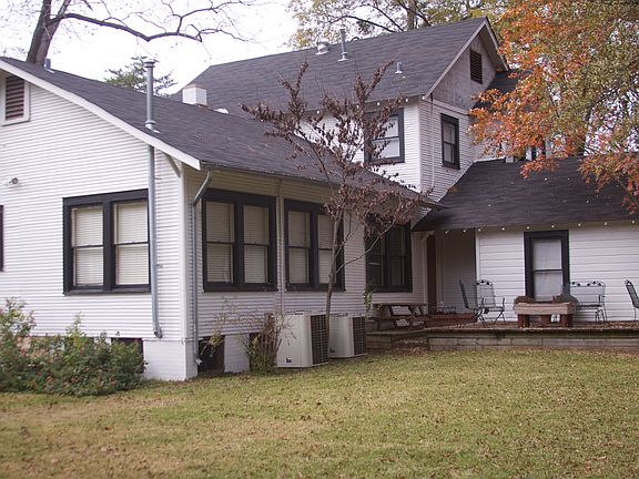 5th image of 637 San Antonio St