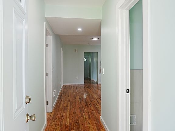 4th image of 288 Leland Ave #1