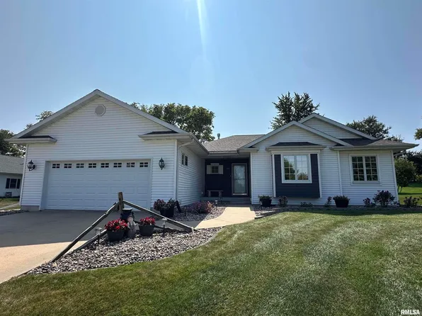 205 Pheasant Ridge Dr, Albany, IL 61230