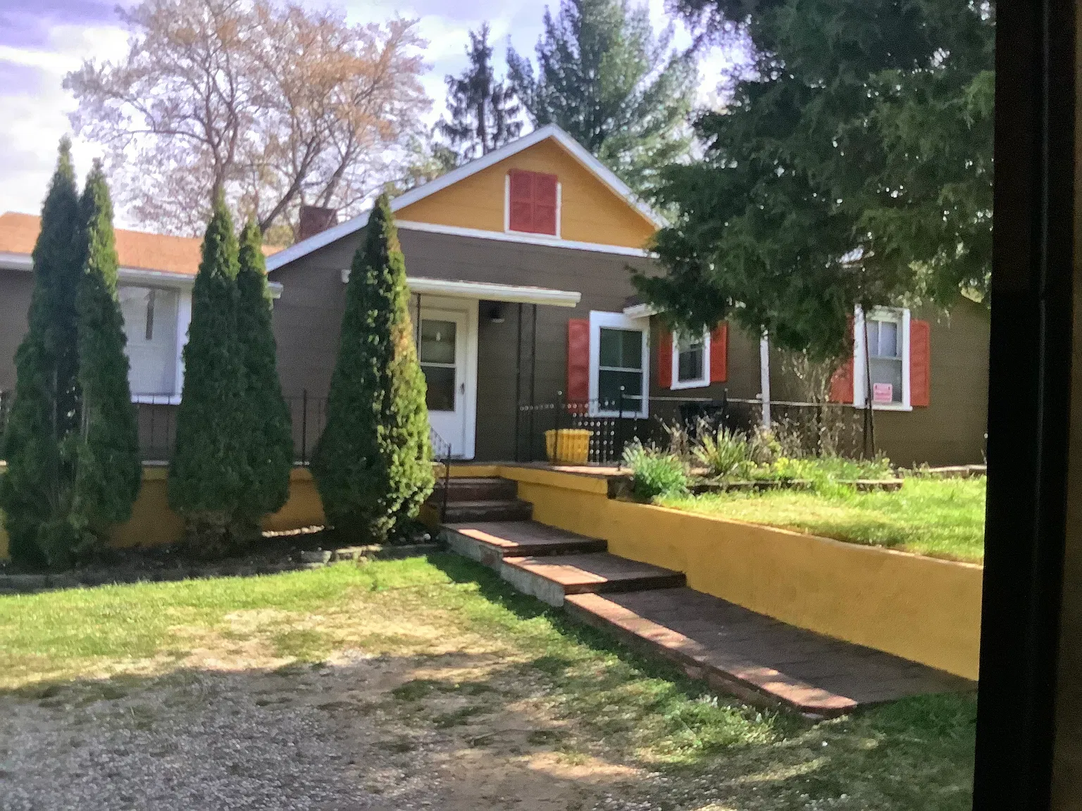 2 bed, 1500 sqft, $1,600 — Photo 1