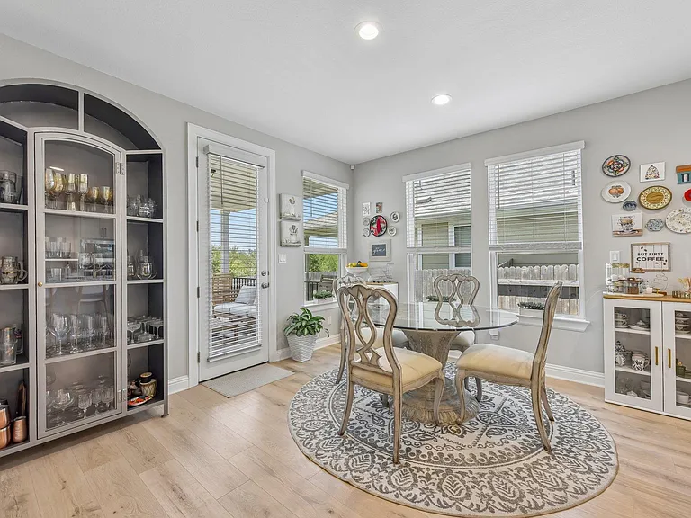 117 Stone Canyon Dr — Photo 11