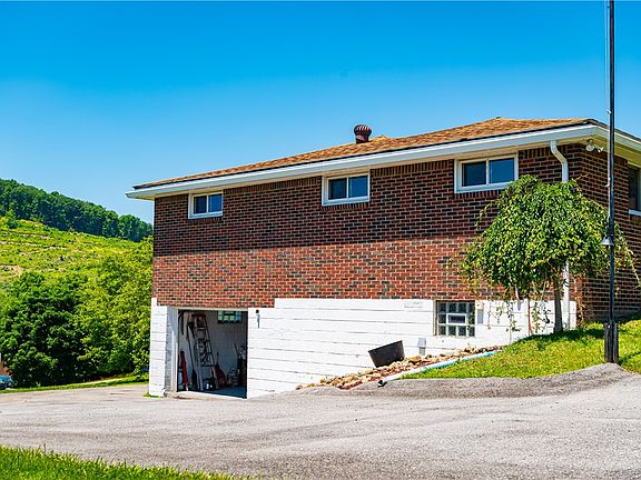 3rd image of 2808 Crawford Ave