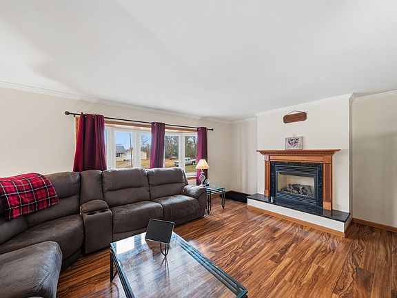 3rd image of 414 W Placher Ct