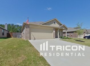 1396 Wavelet Dr, Azle, TX 76020