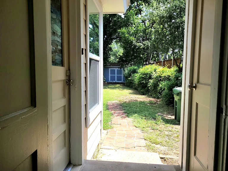 503 W Nash St — Photo 17