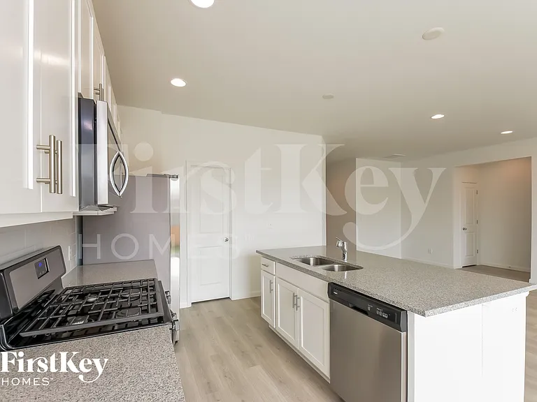 14593 Normande Dr — Photo 6