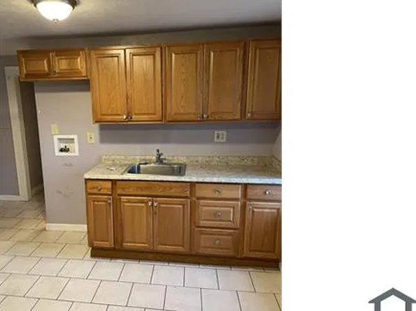 23 Ward St APT 2, Worcester, MA 01610