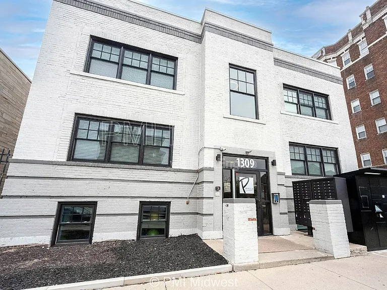 Priscilla Apartments — Photo 28