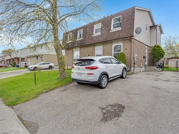 33 Meadow Woods Cres, Kitchener, ON N2N 1T3