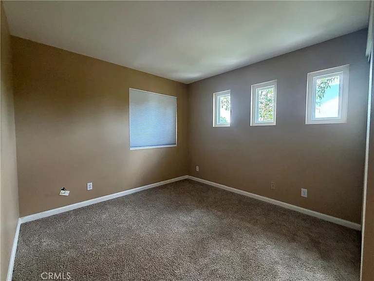 223 Valley View Ter — Photo 16
