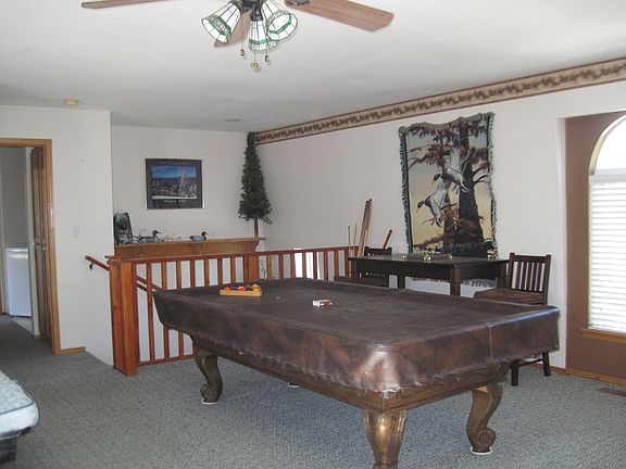5th image of 671 Villa Grv