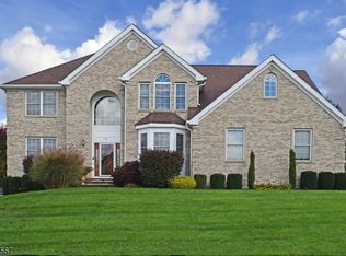 709 Fanning Mill Rd, Stewartsville, NJ 08886