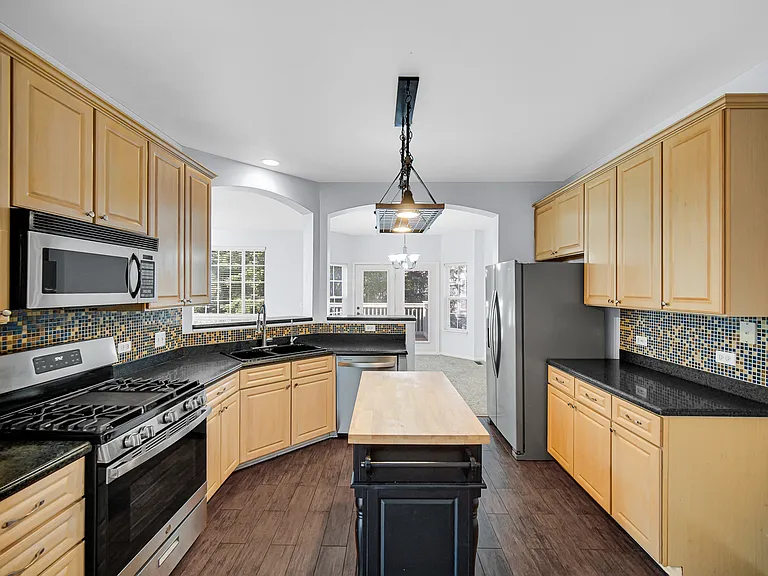 1252 Townes Cir — Photo 12