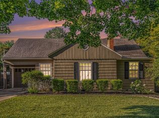 2001 W 48th Ter, Westwood Hills, KS 66205