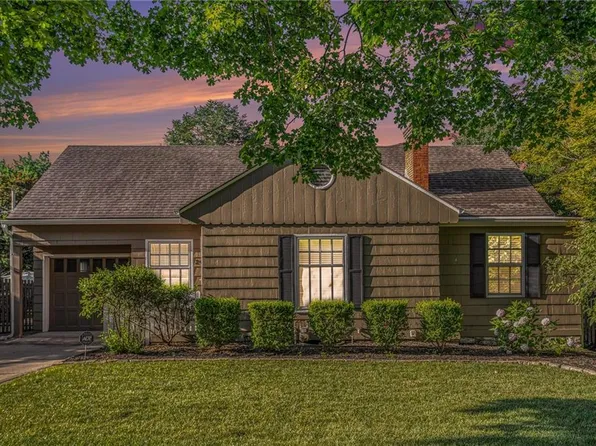 2001 W 48th Ter, Westwood Hills, KS 66205