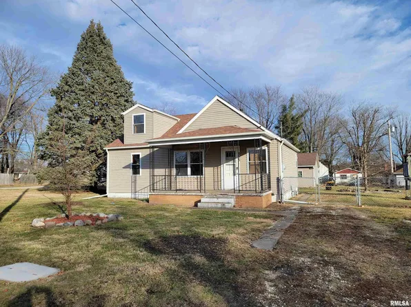 855 N 10th Ave, Canton, IL 61520