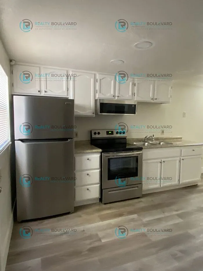 1 bed, 1.0 bath, 576 sqft, $1,250 — Photo 2