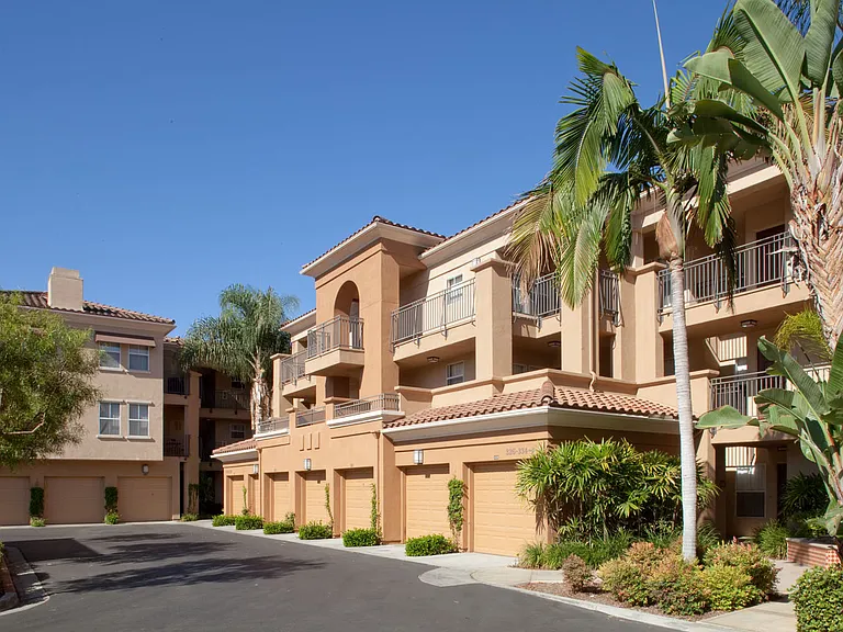 Villa Coronado Apartment Homes — Photo 8