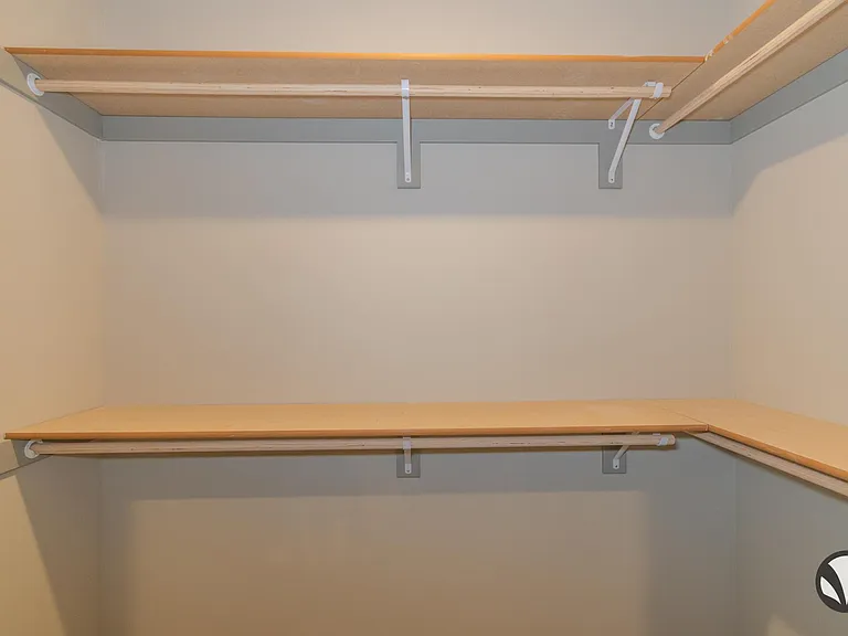 Chateau at Yankee Hill Apartments — Photo 26