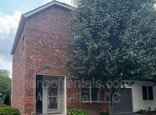 252 Wash Creek Dr, Hendersonville, NC 28739