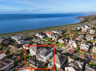 25 Howe St, Victoria, BC V8V4K2