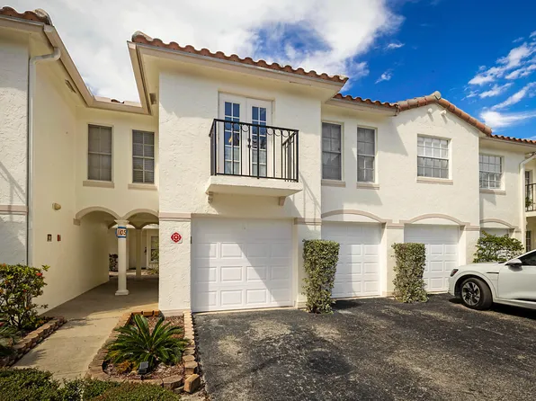 1105 Lake Shore Drive #205, Lake Park, FL 33403