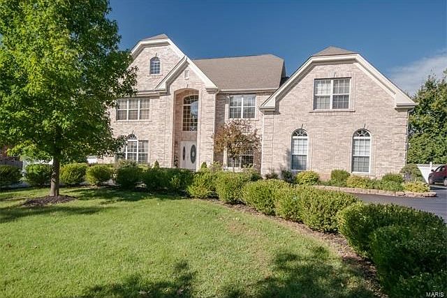 1st image of 25 Heather Hill Ln