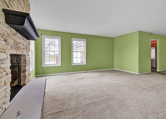 3rd image of 15133 Regent Dr