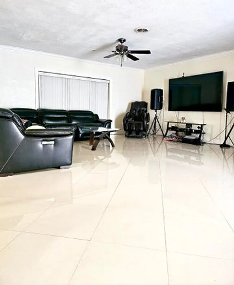 6410 Kimberly Boulevard, North Lauderdale, Fl 33068 — Photo 3