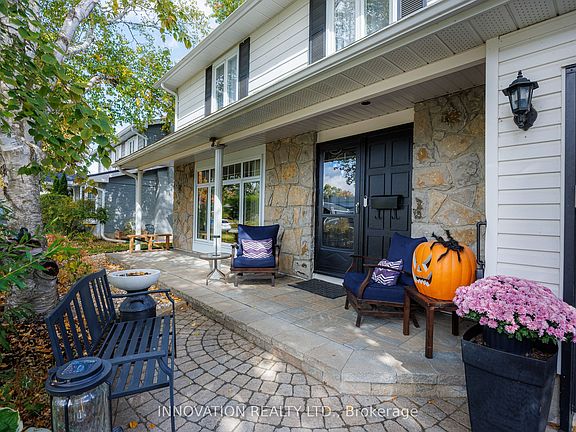 3rd image of 11 Welkin Cres