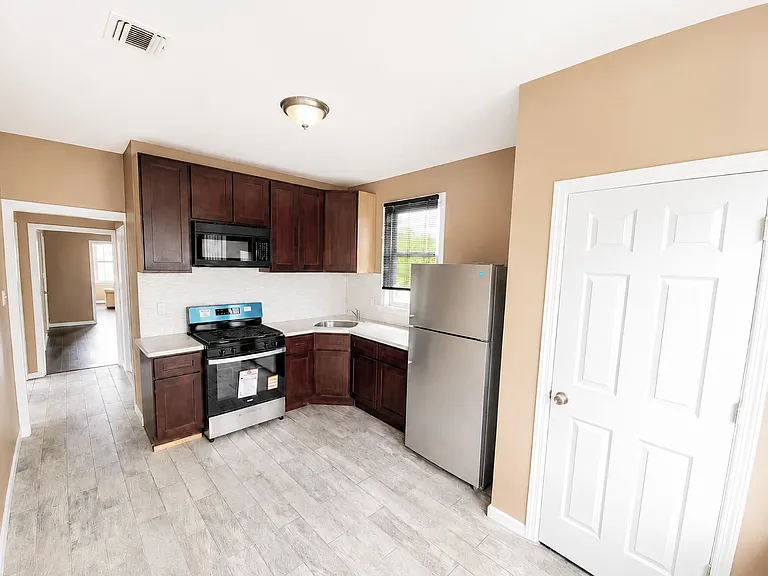 217 N 15th St #2 — Photo 21