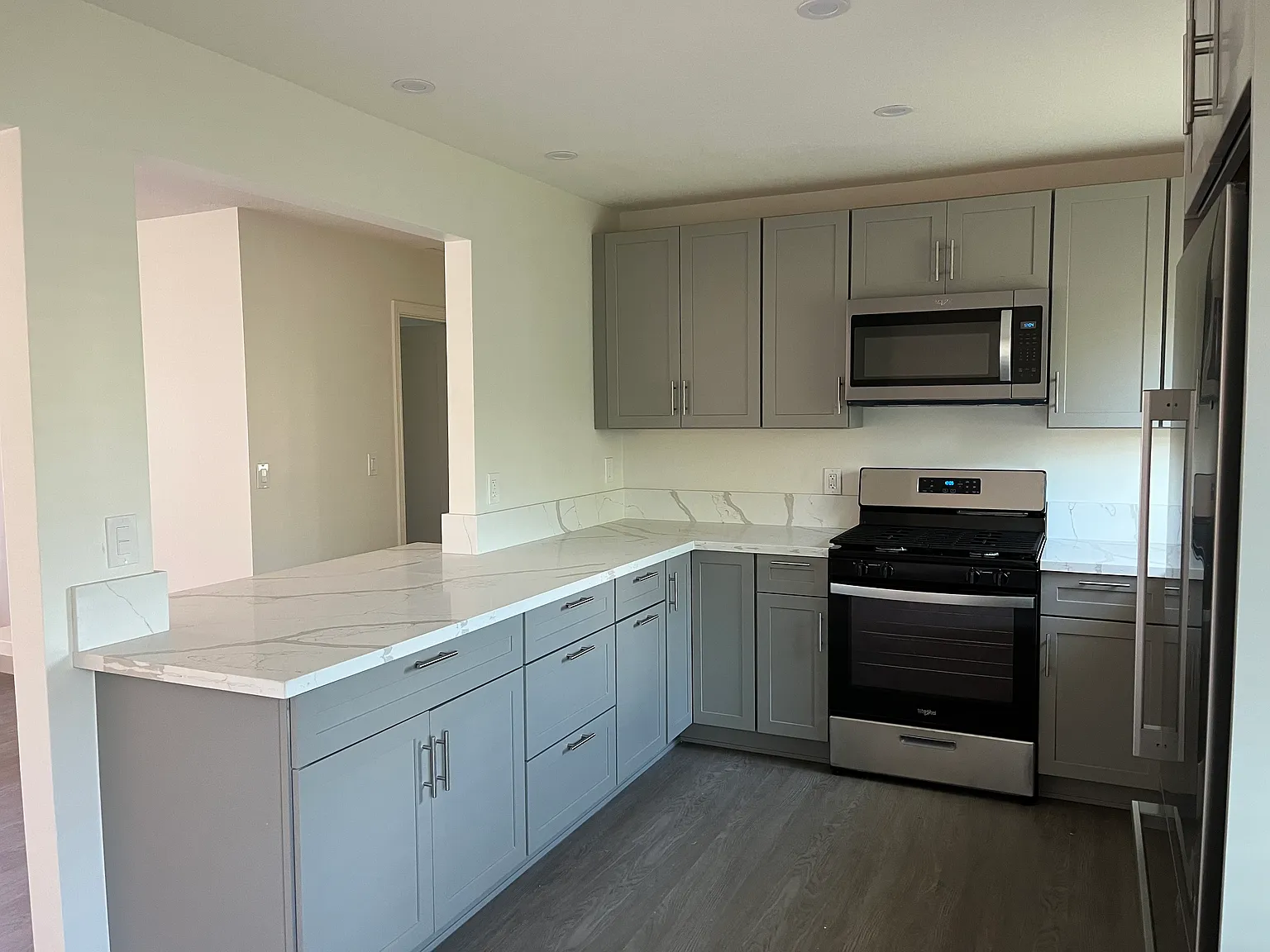 2 bed, 995 sqft, $4,475 — Photo 4