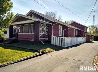 121 W Homer Ave, Harrisburg, IL 62946