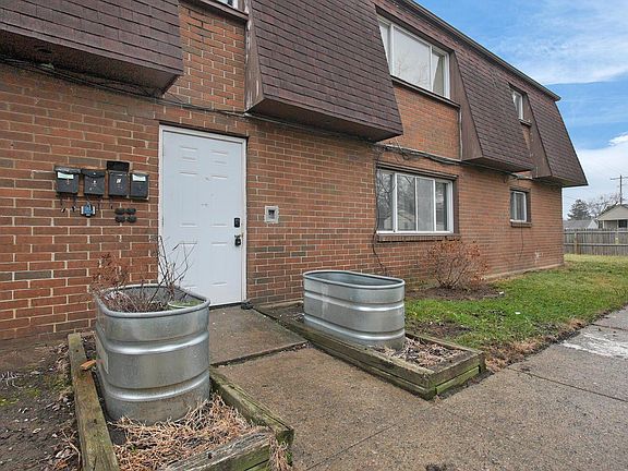 4th image of 2872 Howey Rd