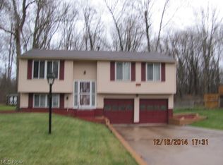 1645 Sunnyacres Rd, Akron, OH 44321