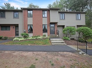 44 Hitching Post Ln #44, Glastonbury, CT 06033